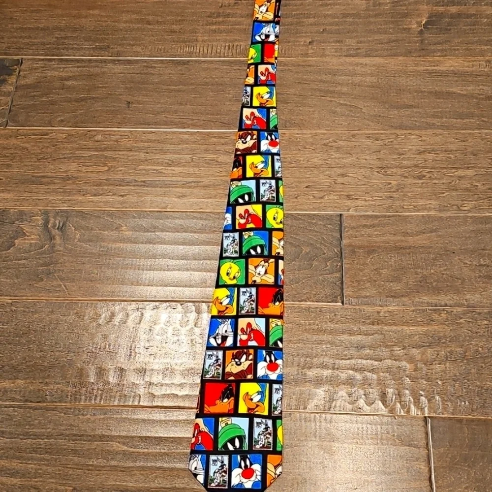 Looney Tunes 1997 Stamp Collection Cartoon Character Neck Tie